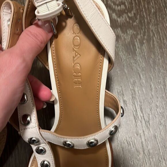 Cream nude Coach strappy sandals with silver grommets sz 9 EUC - Picture 4 of 5